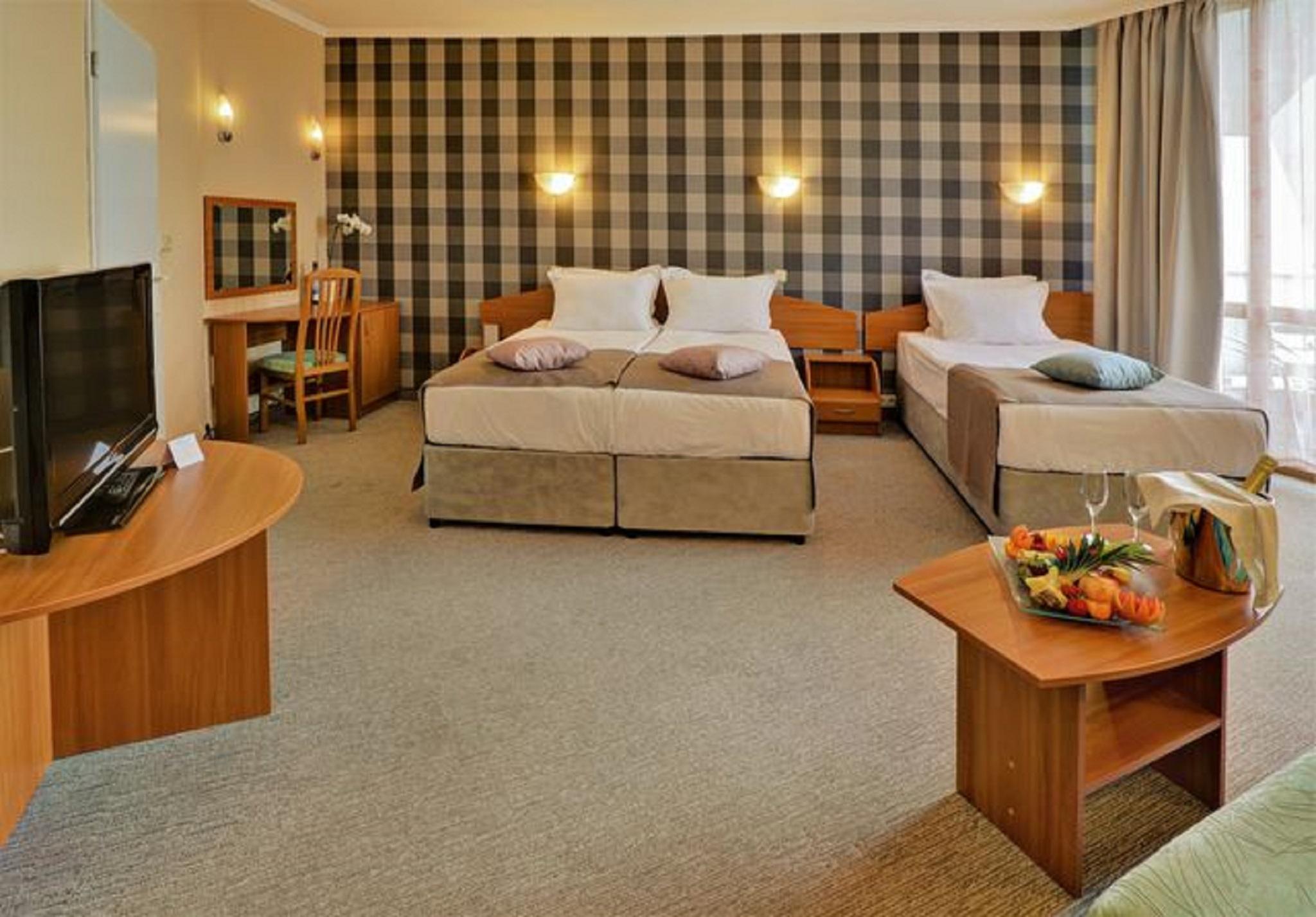 Mirabelle Hotel Golden Sands Exteriör bild