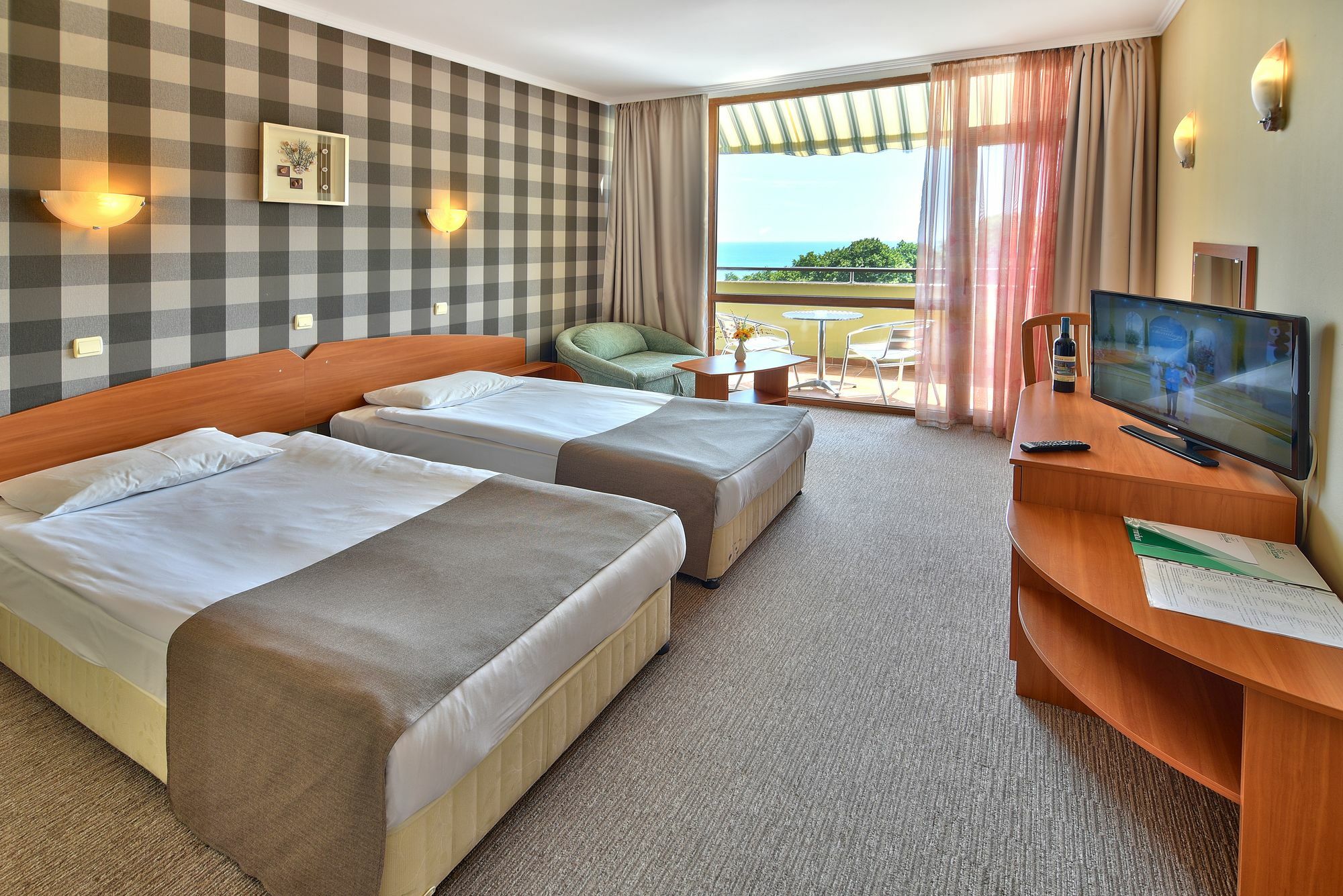 Mirabelle Hotel Golden Sands Exteriör bild